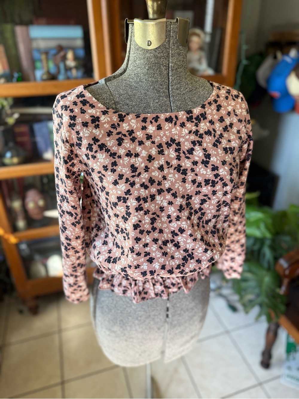 Ann Taylor Pink Ditsy Floral Quarter Sleeve Crop Top Women’s XXS